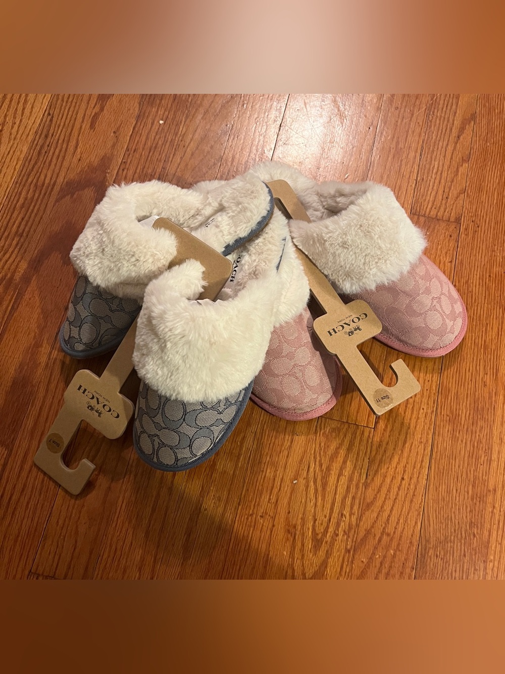 ATTN Resellers You get SEVEN pair of COACH Signature Slippers in Pink & Blue